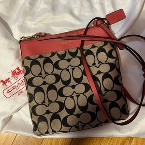 Authentic Coach Vintage Crossbody Purse Perfect Condition